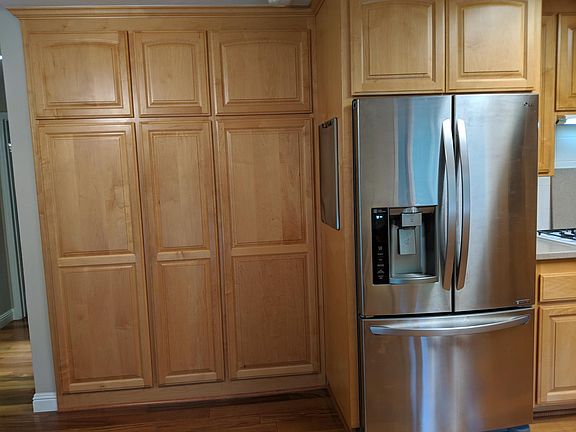 5th image of 120 Albert Ct