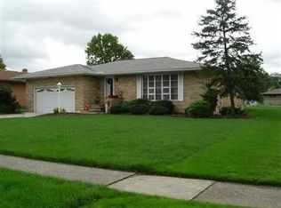 5640 Beacon Hill Dr, Seven Hills, OH 44131