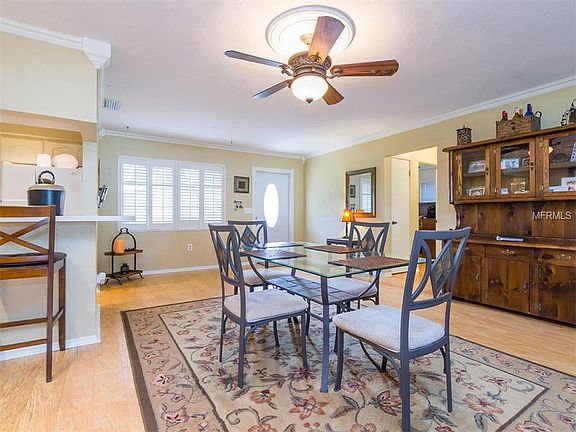 5th image of 2970 Siesta Dr