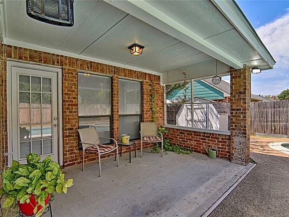 2nd image of 309 Meadowbrooke Dr