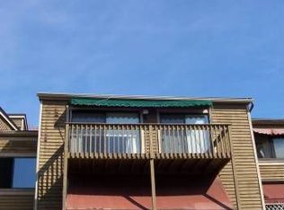 21 Peddlars Dr, Branford, CT 06405