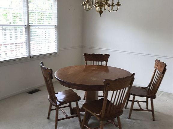 4th image of 216 Ashton Dr