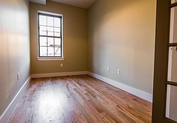 5th image of 218 Stanhope St #1A