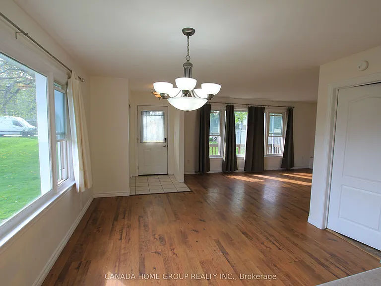 931 Goldie St — Photo 6