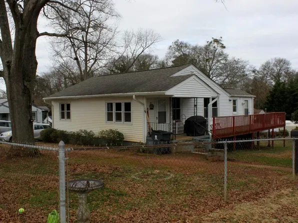 460 Longview Dr, Spartanburg, SC 29303