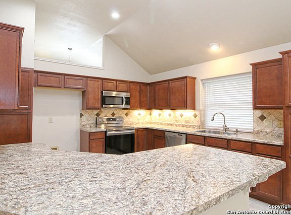 5th image of 13723 Morningbluff Dr