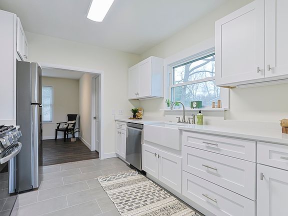 2nd image of 20140 Auten Rd