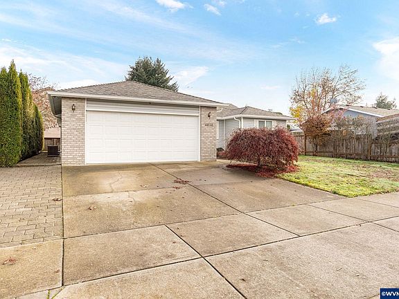 3rd image of 4810 Bonanza Dr NE
