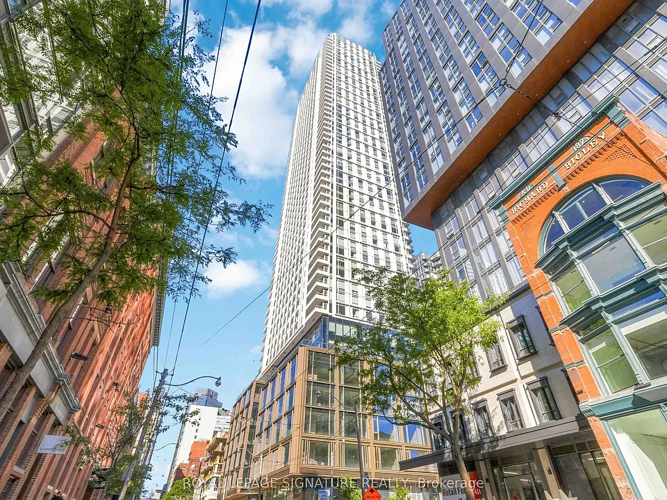 88 Queen St E #4915