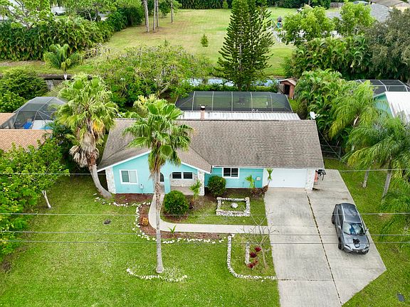 2nd image of 2473 SE Burton Street