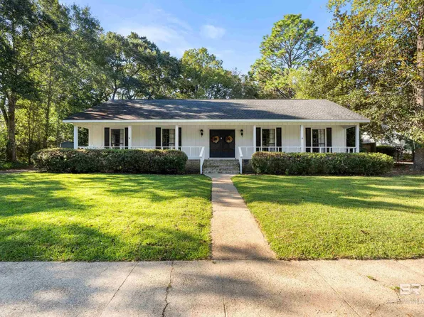 6205 Burntwood Dr S, Mobile, AL 36609