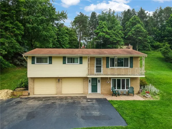 156 Dwellington Dr, Valencia, PA 16059