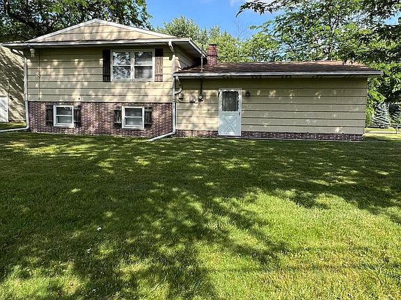 3rd image of 1511 Monticello Park Dr
