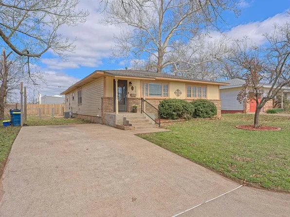 616 E Maple Ave, Stillwater, OK 74074