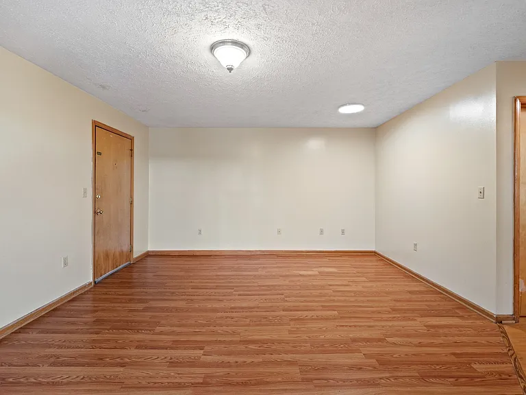 Blueberry Hill Apartments — Photo 9