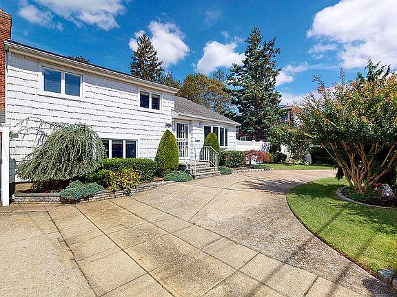 3rd image of 327 N Virginia Ave