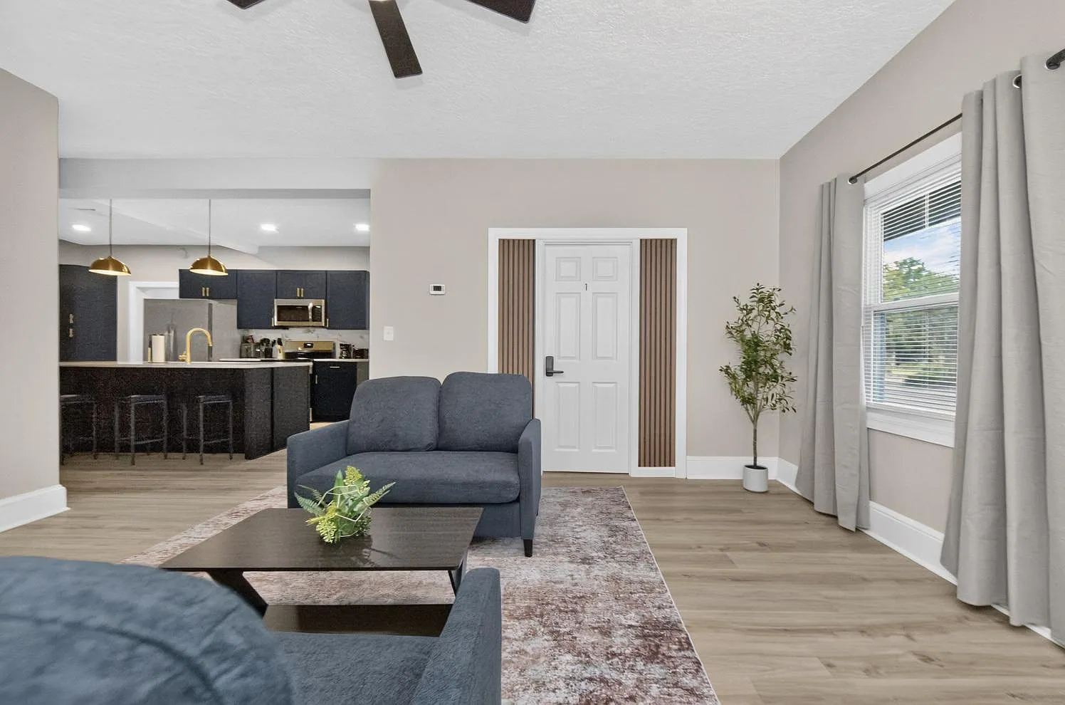 4 bed, 2.0 bath, 3805 sqft, $836 — Photo 4