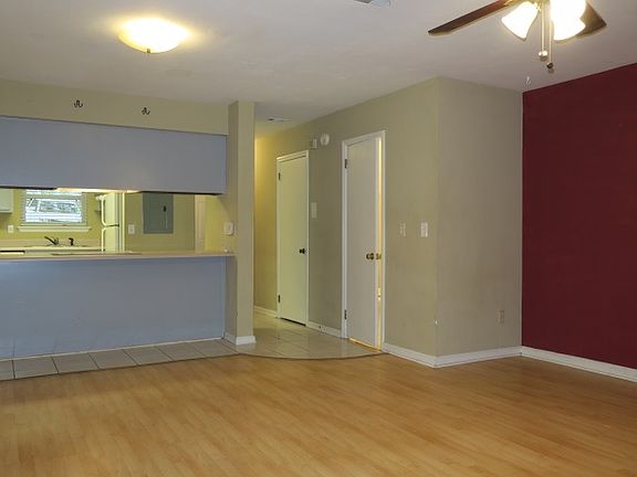 5th image of 1818 Lilac Dr