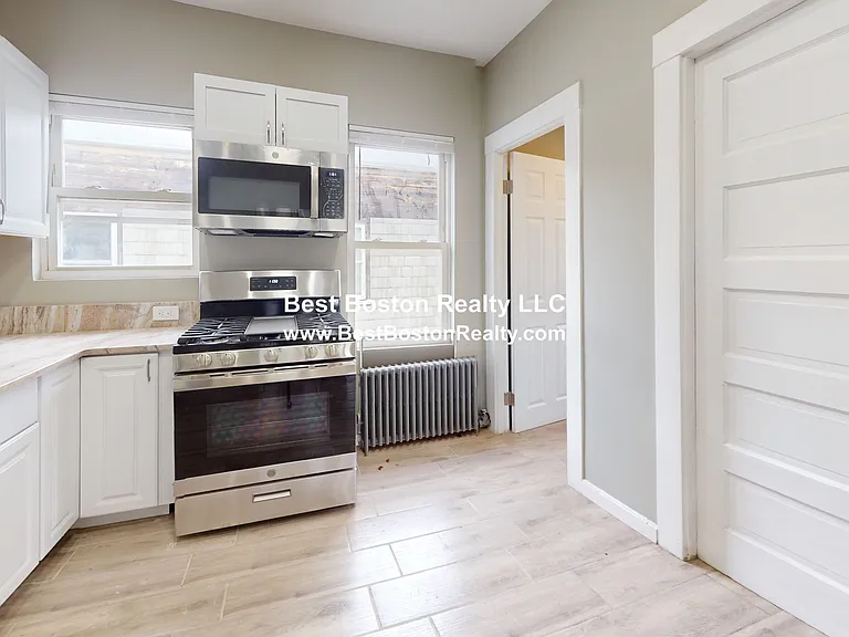3943 Washington St #3 — Photo 2