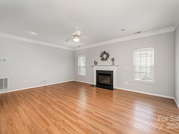 4th image of 7731 Sedgebrook Dr E