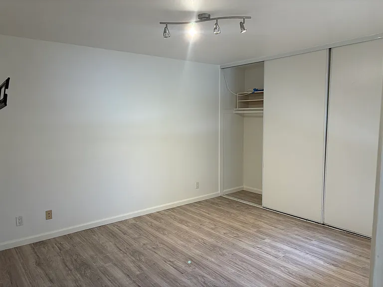 7360 Davenport Rd — Photo 9