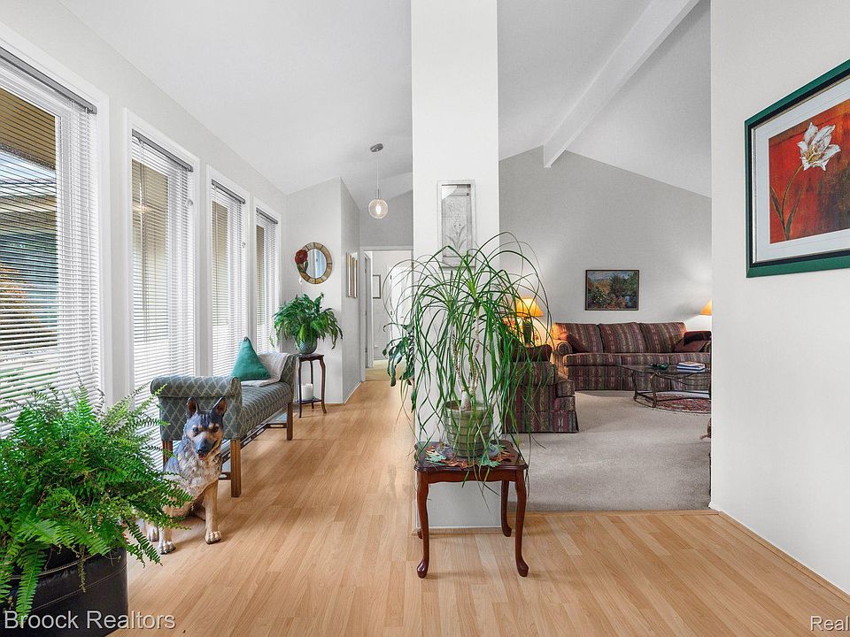 1st image of 29034 Willow Creek St