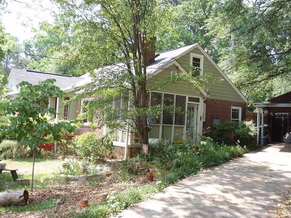 Driveway to side entrance