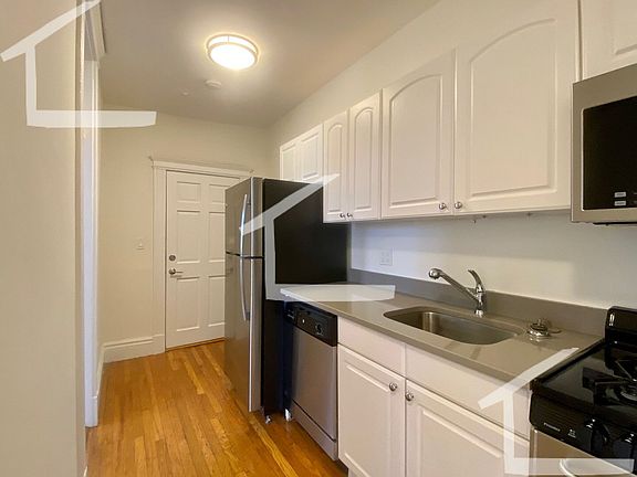 3rd image of 8 Camelot Ct #18MR