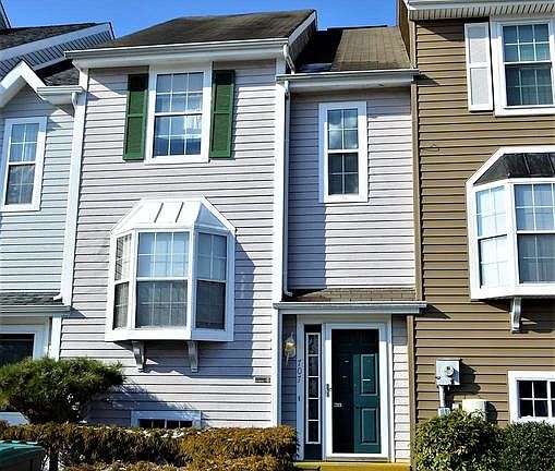 2nd image of 707 Corsica Ave