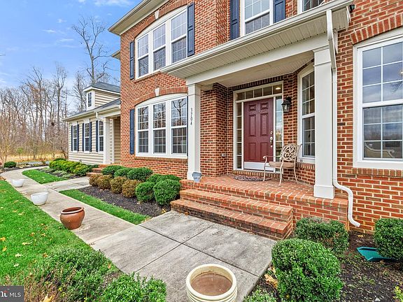 5th image of 3704 Hall Manor Ln