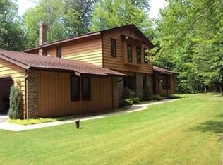 12434 Woodin Rd, Chardon, OH 44024