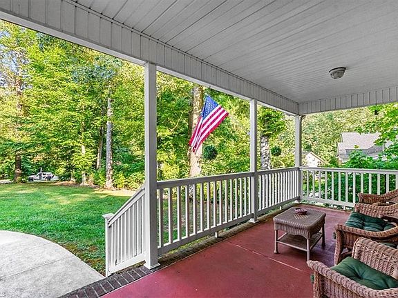 3rd image of 5919 Evelyn Ln