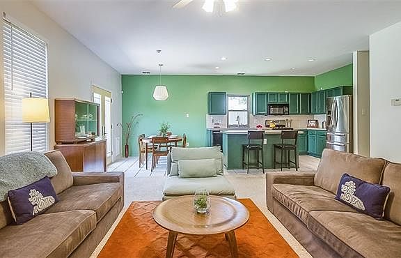 5th image of 204 Deerfield Ct