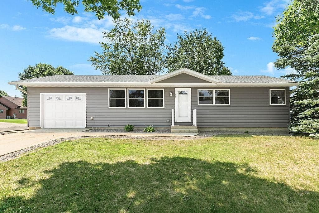 930 Park St, Brooten, MN 56316 Zillow