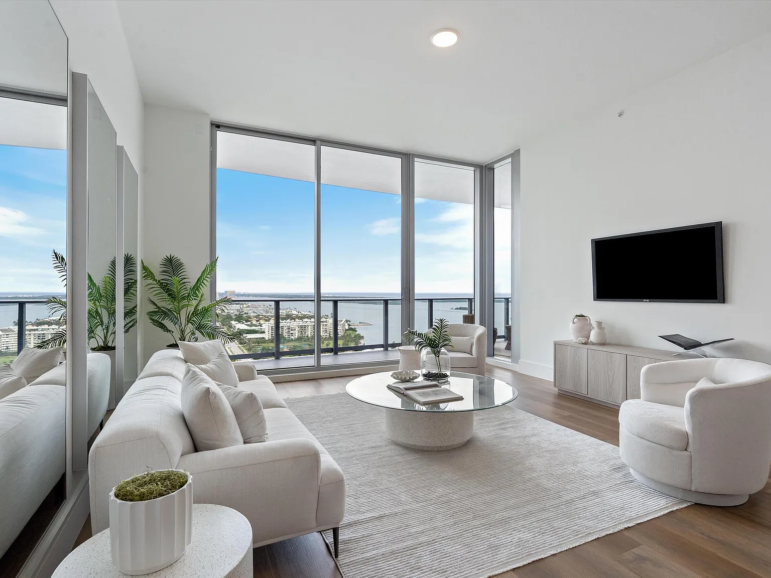 2 bed, 2.5 bath, 1505 sqft, $7,500 — Photo 3