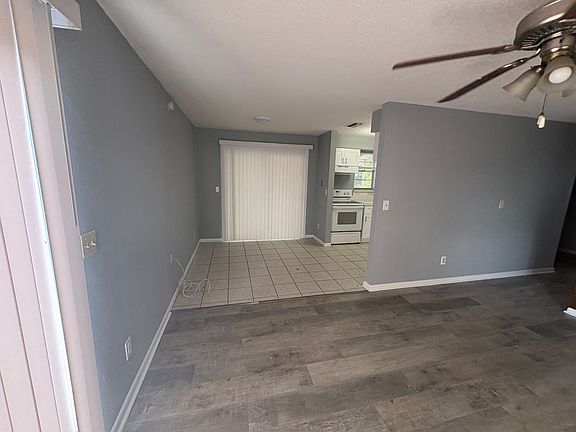 5th image of 424 Valley Dr