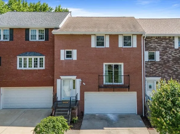 39 Manorfield Cir, Delmont, PA 15626