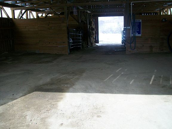 3rd image of 1351 Dora Road