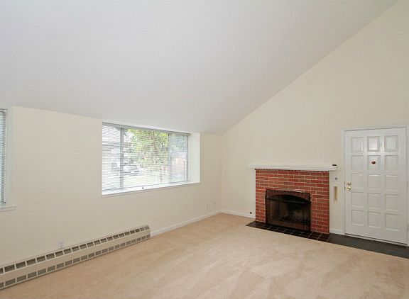 3rd image of 1432 Glenpine Dr