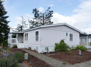 180 SE Twin Oaks Loop, Winston, OR 97496