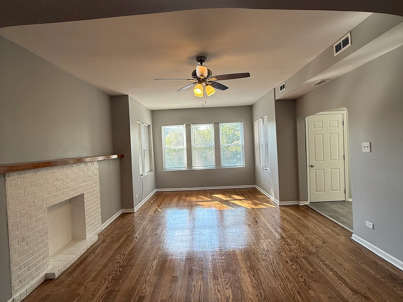 3 bed, $1,850 — Photo 2