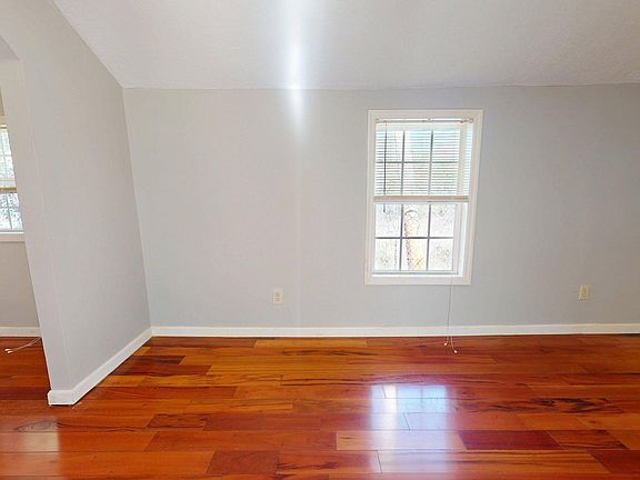 5th image of 225 & 227 Hudson Rd