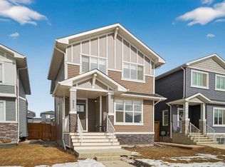 953 W Lakeview Dr, Chestermere, AB T1X 2N3