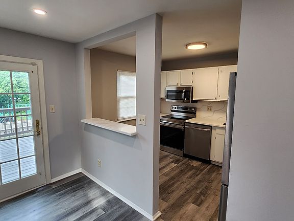 4th image of 237 Alymer Ct