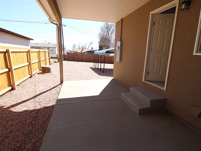 943 E Moreno Ave — Photo 22