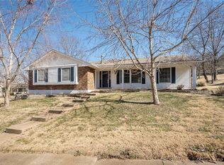 252 Essex Mill Dr, Ballwin, MO