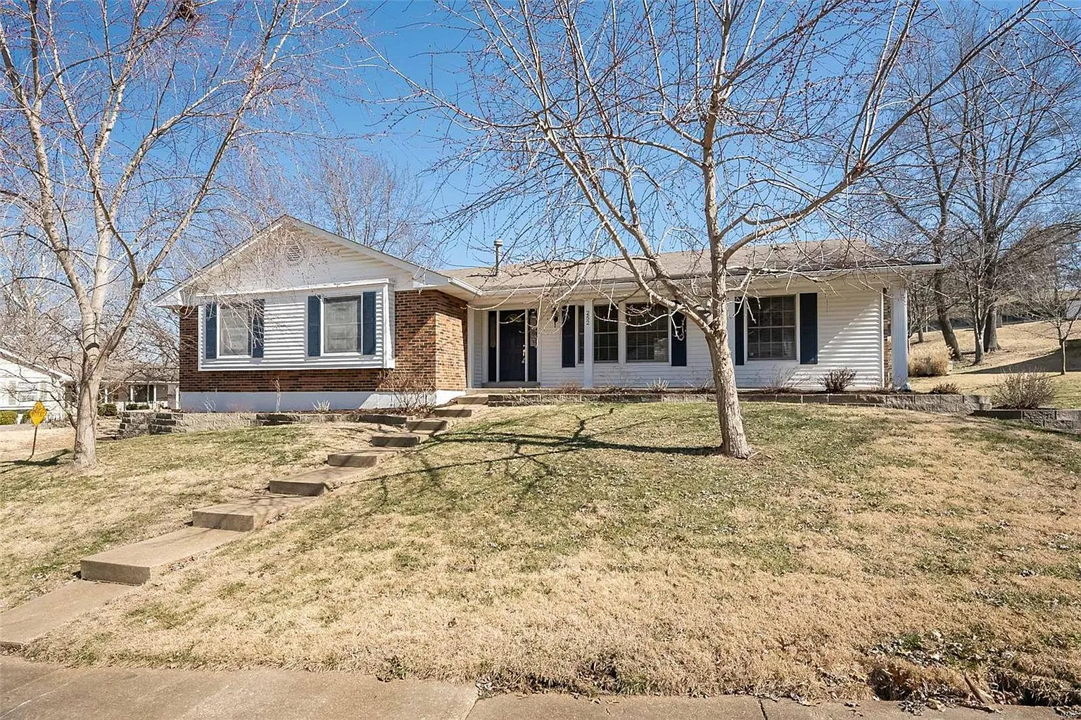252 Essex Mill Dr photo 1