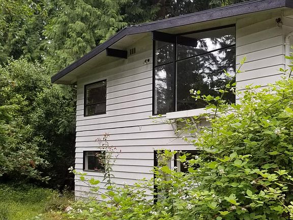 2nd image of 3925 151st Ave SE