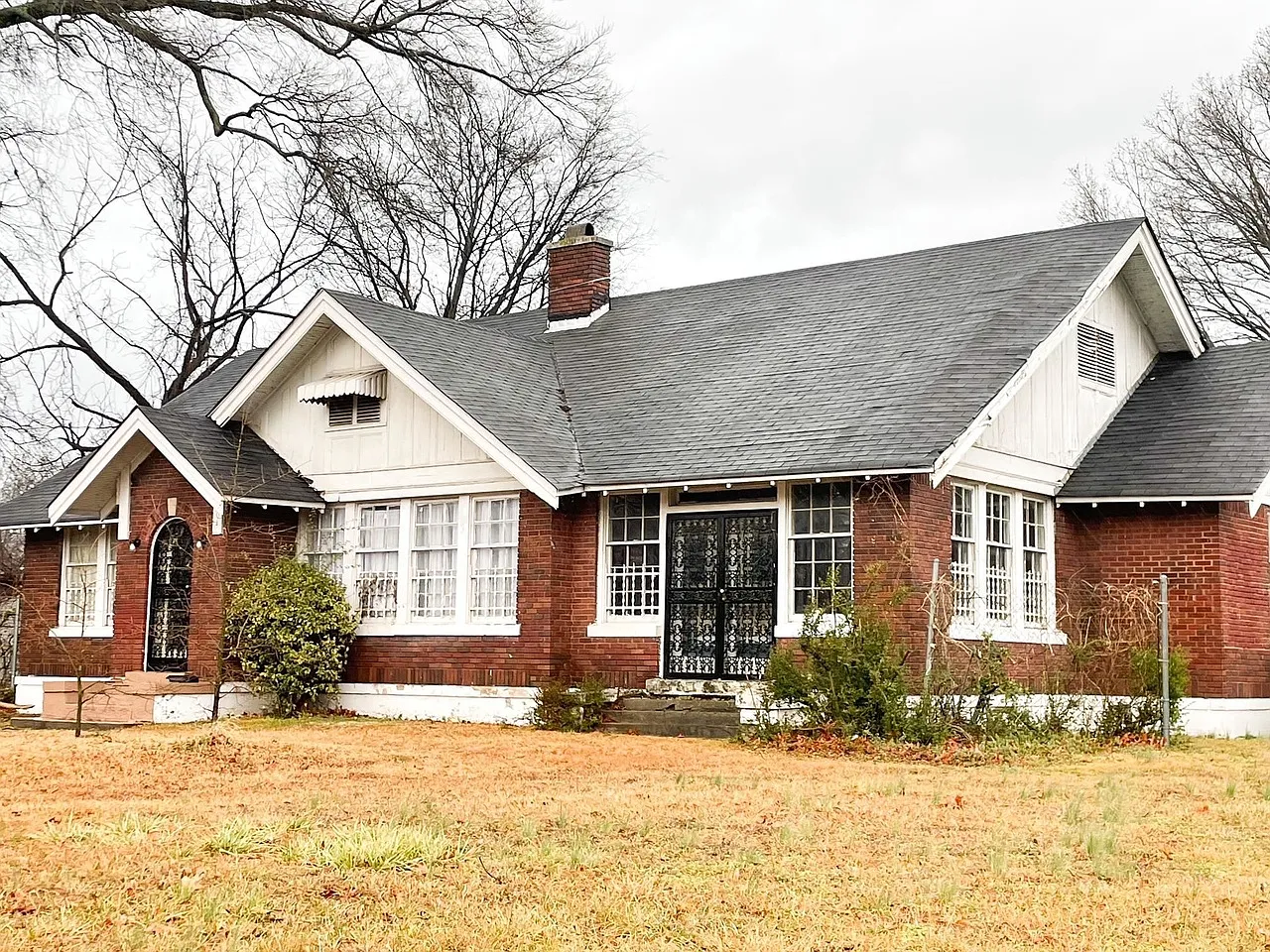 4 bed, 2365 sqft, $1,995 — Photo 1