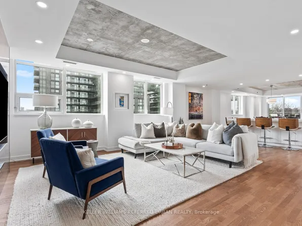 20 Minowan Miikan Ln #422, Toronto, ON M6J 0E5